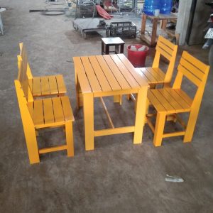 Bàn Ghế Cafe Thấp Gỗ Thông Tự Nhiên - BGCVP08