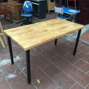 Bàn chân sắt mặt gỗ tự nhiên 1m2
