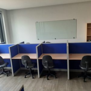 Module Bàn Làm Việc 8 Người Vách Ngăn Nỉ - BLVVP54
